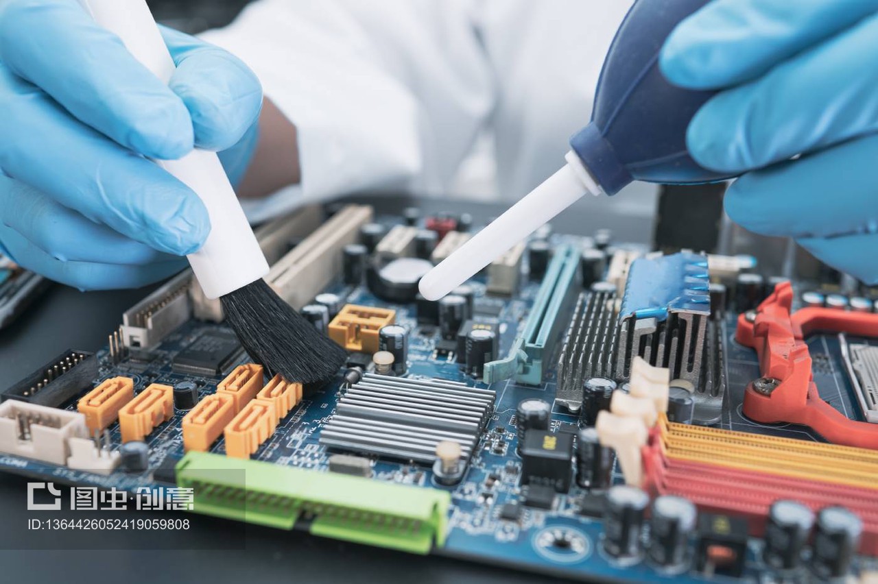 計算機(jī)維修與維護(hù) 技術(shù)人員的專業(yè)清潔與保養(yǎng)